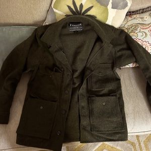 Filson’s Mackinaw wool jacket, size extra small, dark green MADE IN USA